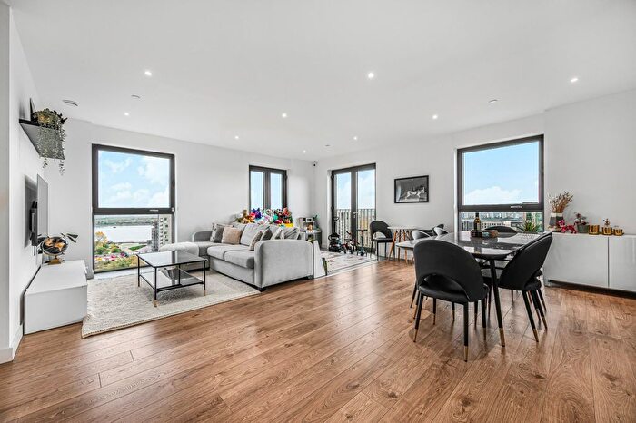 3 Bedroom Flat To Rent In Tiller House, Armada Way, E6