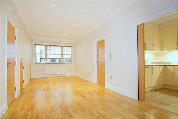 3 Bedroom Mews House To Rent In Cornwall Mews South, South Kensington, London, SW7