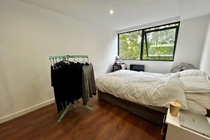 2 Bedroom Flat To Rent In Carlton Square, Nottingham, NG4