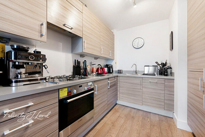 1 Bedroom Apartment For Sale In Duckett Street, London, E1