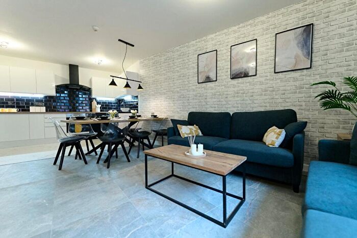 7 Bedroom Flat To Rent In Queens Street, Sheffield, S1