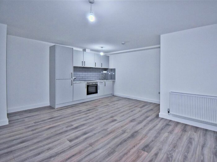 1 Bedroom Flat To Rent In Station Road, Hook, RG27