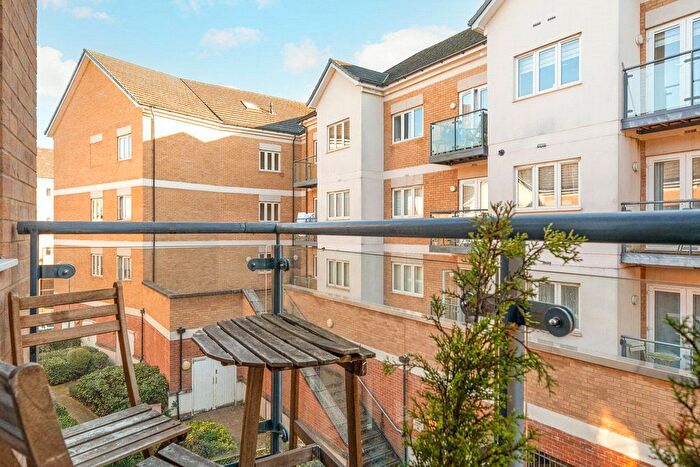 2 Bedroom Flat For Sale In Oliver Court, Ley Farm Close, Watford, Hertfordshire, WD25