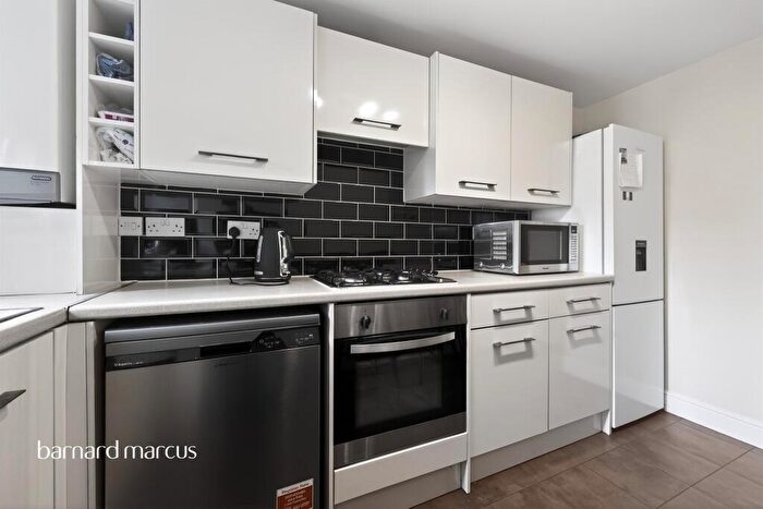 2 Bedroom Flat For Sale In Birdhurst Road, South Croydon, CR2