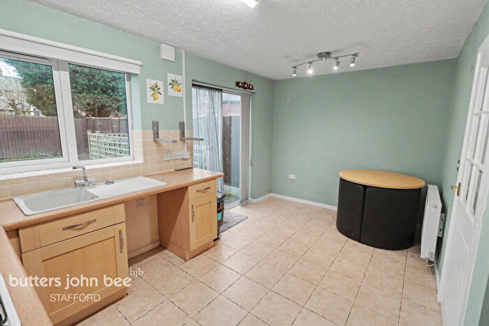 3 Bedroom Semi-Detached House For Sale In Chestnut Drive, Stafford, ST17
