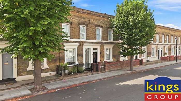 2 Bedroom Property For Sale In Grantley Street, London, E1
