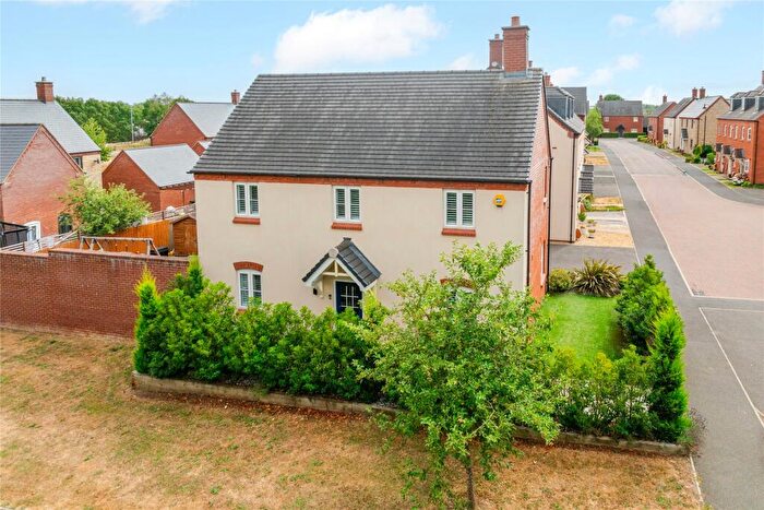 4 Bedroom Detached House For Sale In Ratcliffe Close, Old Stratford, Milton Keynes, Northamptonshire, MK19