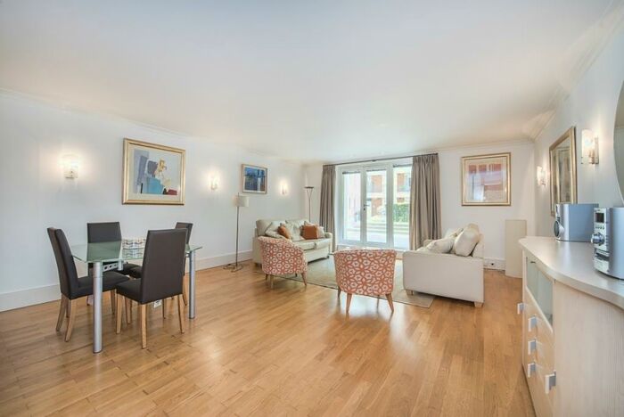 2 Bedroom Apartment To Rent In Coleridge Gardens London, SW10