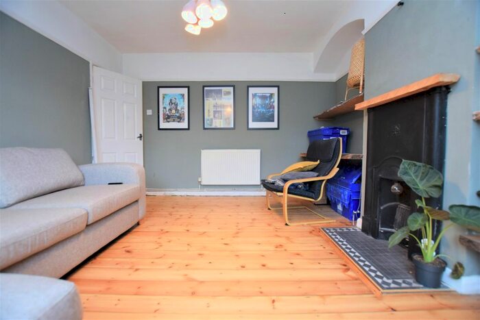 1 Bedroom Flat To Rent In Blithbury Road, Dagenham RM9