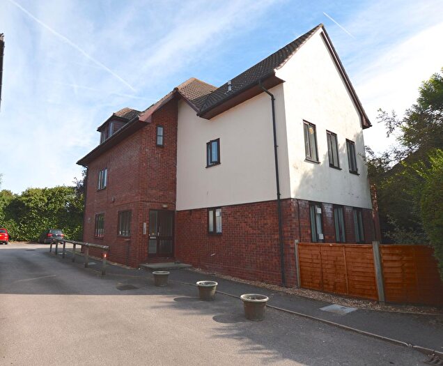 Studio To Rent In Kingston Avenue, Leatherhead, KT22