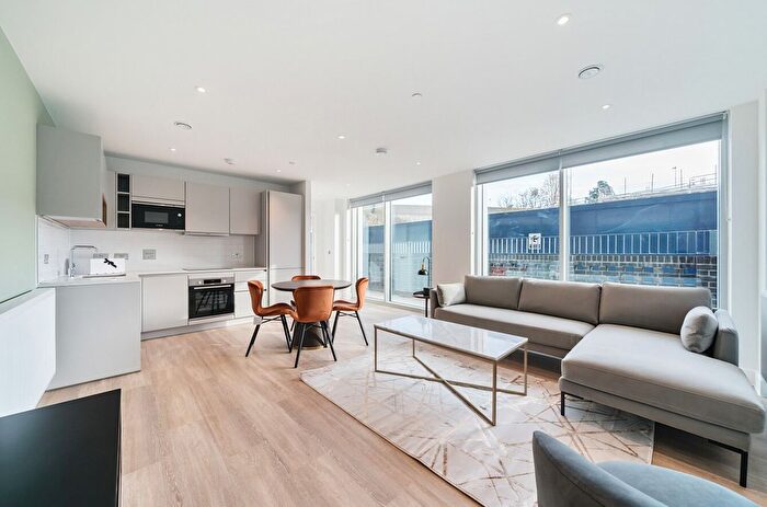 2 Bedroom Detached House To Rent In Glenside Grove, London, SE3