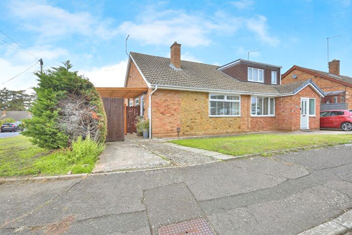 2 Bedroom Semi-detached Bungalow For Sale In Harrow Way, Northampton, NN2