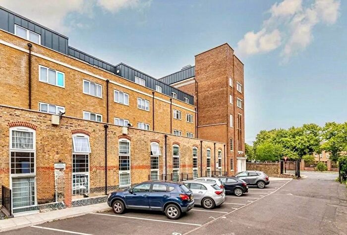 1 Bedroom Flat For Sale In Ironbridge House, Windmill Place, Southall, UB2
