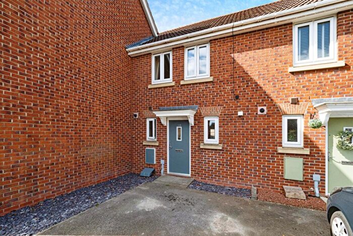3 Bedroom Terraced House For Sale In Woodheys Park, Kingswood, Hull, HU7