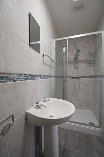 1 Bedroom Flat To Rent In City Road, Roath, CF24