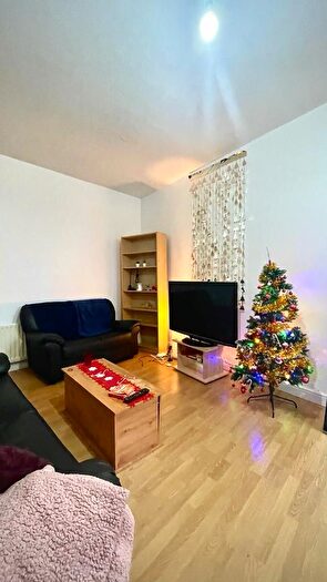 4 Bedroom Flat To Rent In Clayton Park Square, NE2