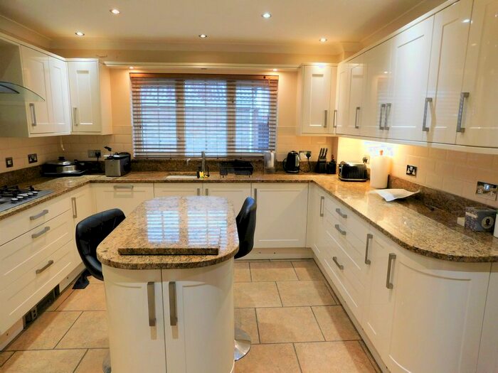 5 Bedroom Detached House To Rent In Thorney Bay Road, Canvey Island, SS8