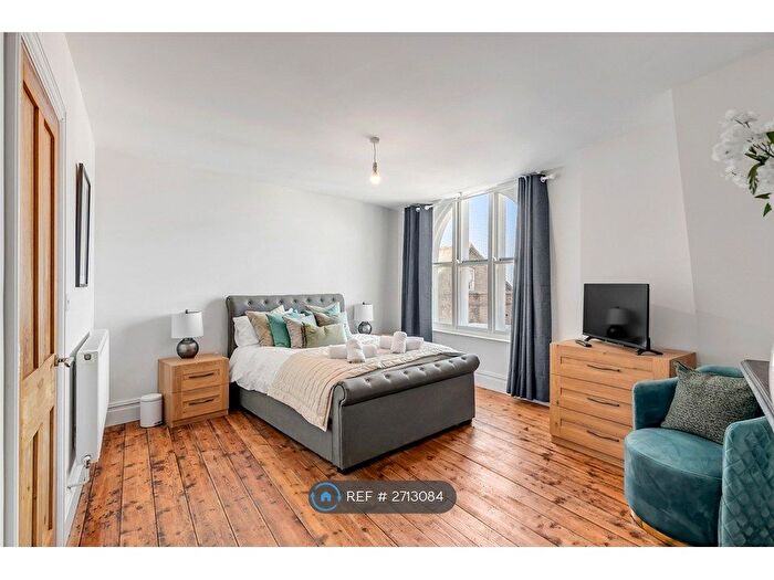 2 Bedroom Flat To Rent In Church Street, Cromer, NR27