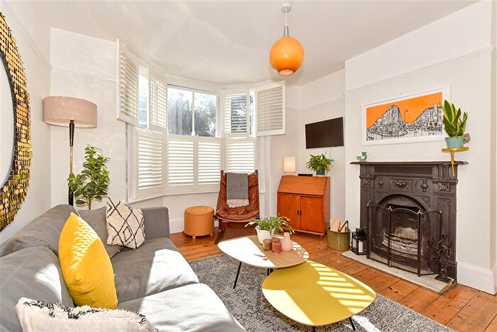 3 Bedroom End Of Terrace House For Sale In Kent Street, Whitstable, Kent, CT5