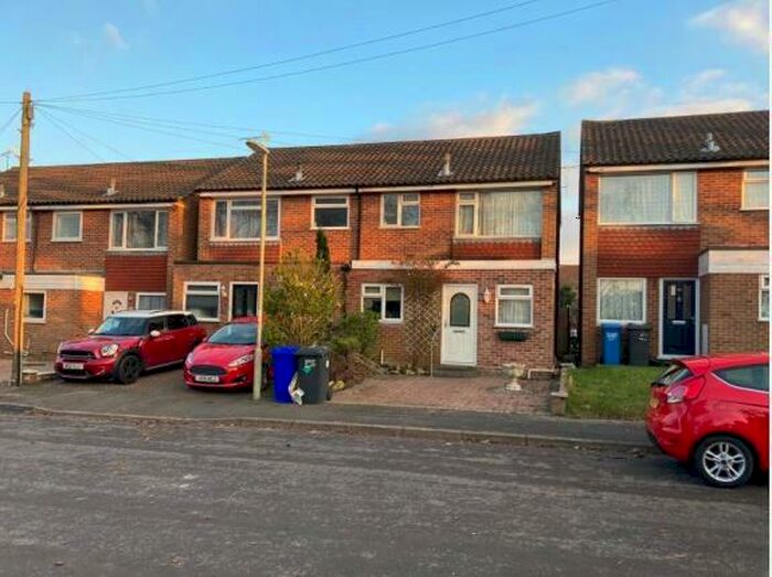 3 Bedroom Semi-Detached House To Rent In Foxley Close, GU17