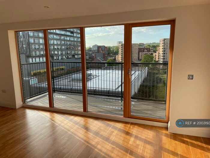 2 Bedroom Flat To Rent In Weston Point, London, SE18