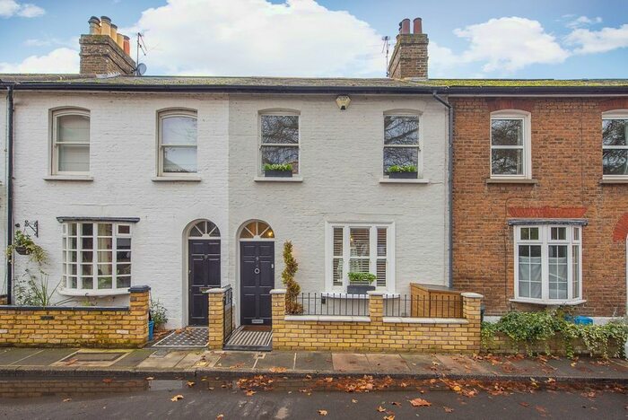 3 Bedroom Terraced House To Rent In Evelyn Terrace, Richmond, TW9