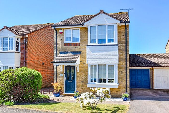 3 Bedroom Detached House For Sale In Priory Gate, Thomas Rochford Way, Cheshunt, EN8