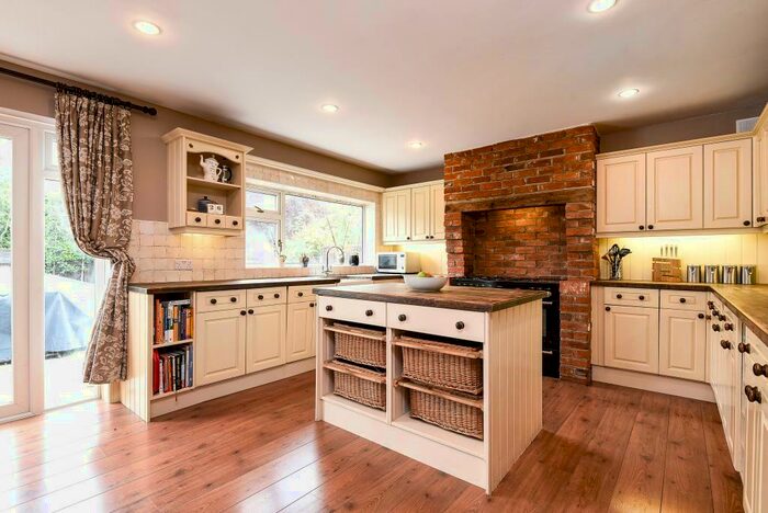 4 Bedroom Detached House To Rent In Chartridge Lane, Chesham, HP5