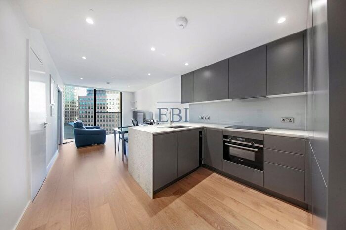 1 Bedroom Flat For Sale In Hampton Tower, Marsh Wall, Canary Wharf, E14