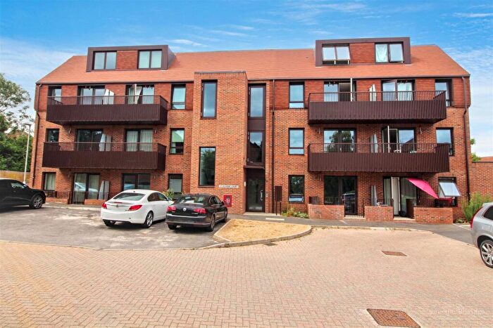 Studio For Sale In Grovelands Road, Reading, RG30