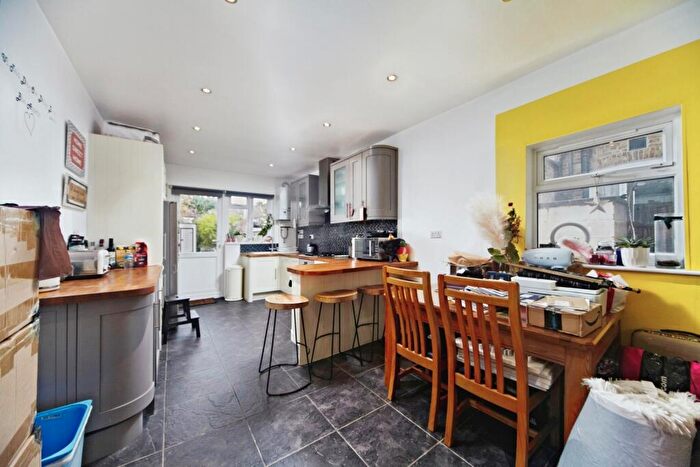 3 Bedroom End Of Terrace House For Sale In Mersham Road, Thornton Heath, Surrey, CR7