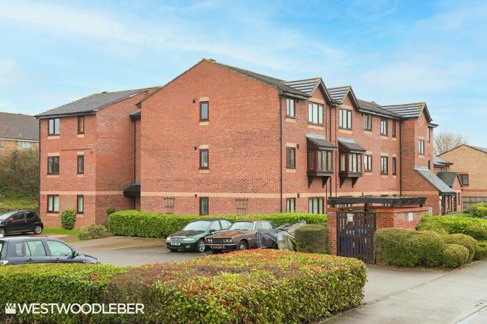 2 Bedroom Flat To Rent In Moorymead Close, Watton At Stone, Hertford, SG14