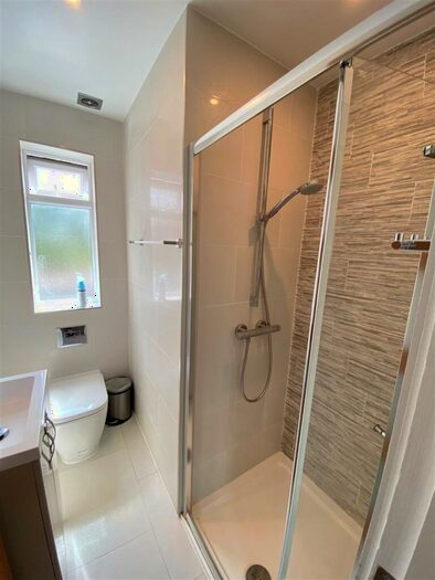 1 Bedroom Apartment To Rent In Auckland Road, Potters Bar, Herts, EN6