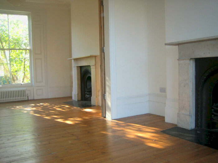 2 Bedroom Semi-Detached House To Rent In Victoria Park Village, London, E9