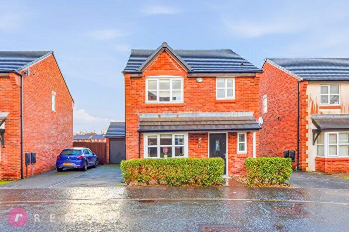 3 Bedroom Detached House For Sale In Innes Close, Passmonds, Rochdale, OL12