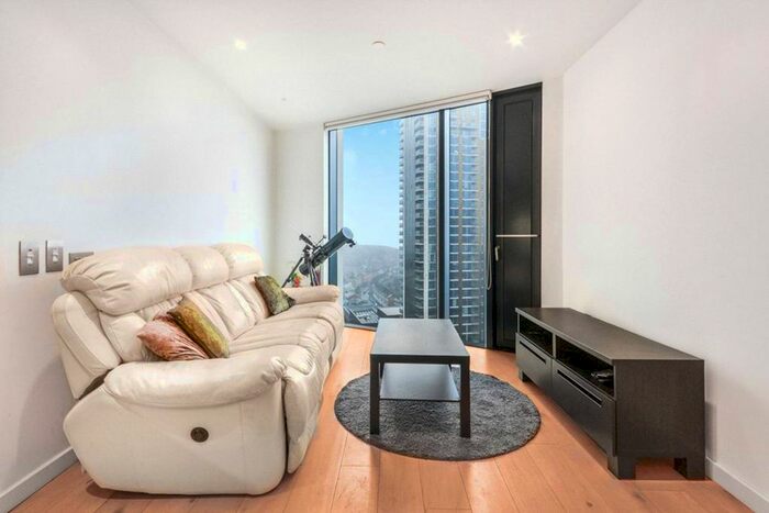 2 Bedroom Flat To Rent In Walworth Road, Elephant And Castle, London, SE1