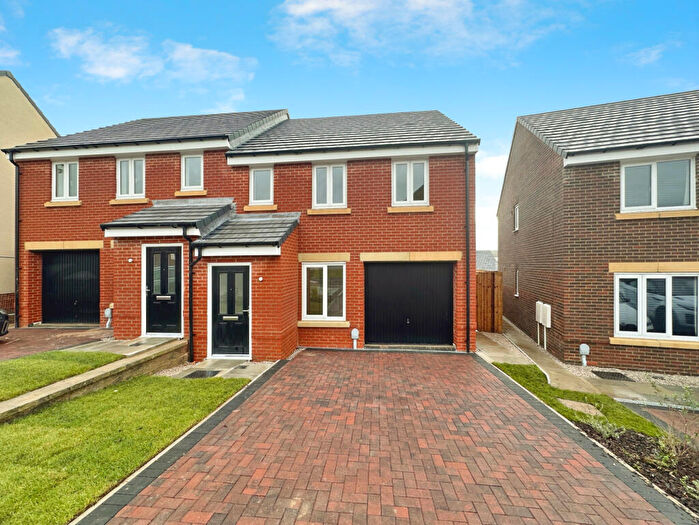 3 Bedroom Semi-Detached House To Rent In Daisy Drive, Darwen, Lancashire, BB3