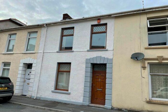 3 Bedroom Property To Rent In Hick Street, Llanelli SA15