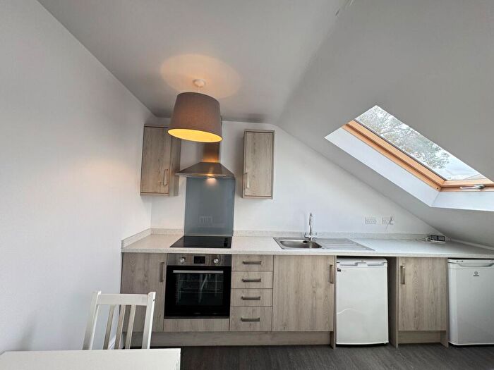 3 Bedroom Apartment To Rent In Flat, Millicent Road, West Bridgford, Nottingham, NG2