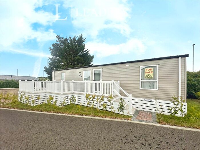 2 Bedroom Mobile Home For Sale In Harbourside Eastern Road, Portsmouth, Hampshire, PO3