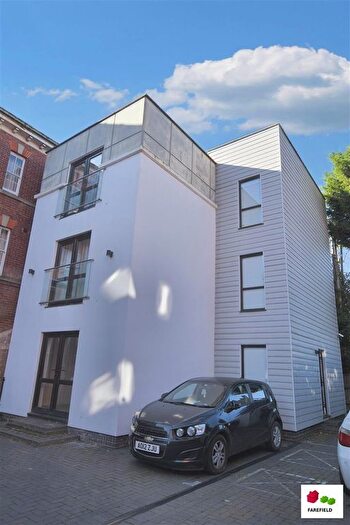 3 Bedroom Flat To Rent In The Courtyard, Nightingale House, Autumn Terrace, Worcester, WR5