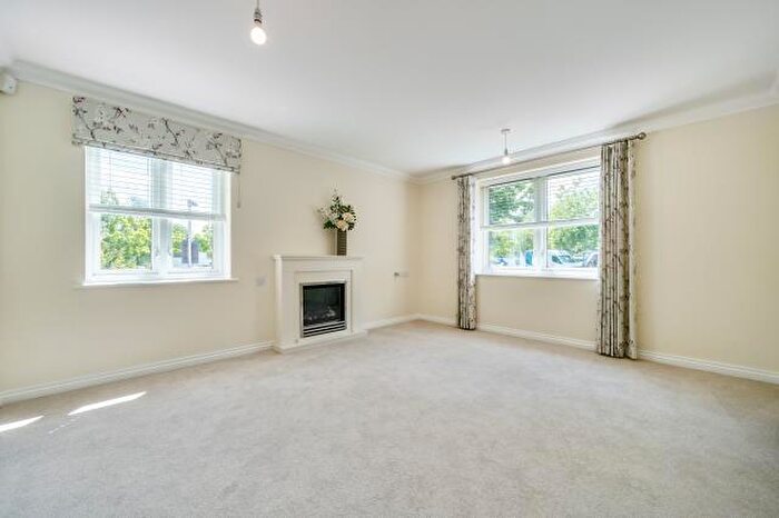 1 Bedroom Apartment For Sale In Yeats Lodge, Greyhound Lane, Thame, OX9
