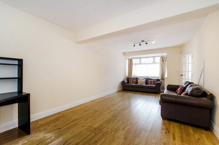 2 Bedroom Property To Rent In Empire Road, Perivale, Greenford, UB6