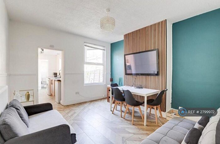 4 Bedroom Terraced House To Rent In Nottingham, Nottingham, NG7