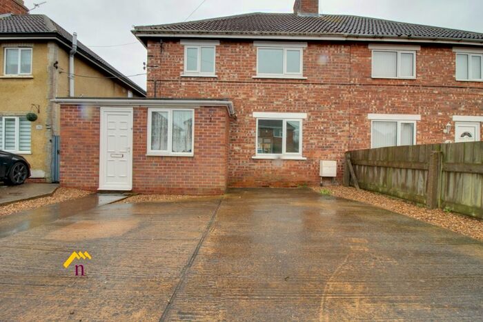 3 Bedroom Semi-Detached House To Rent In The Avenue, Moorends, Doncaster, DN8