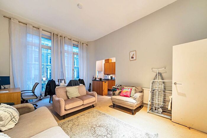 2 Bedroom Flat For Sale In Collingham Place, Earls Court, London, SW5