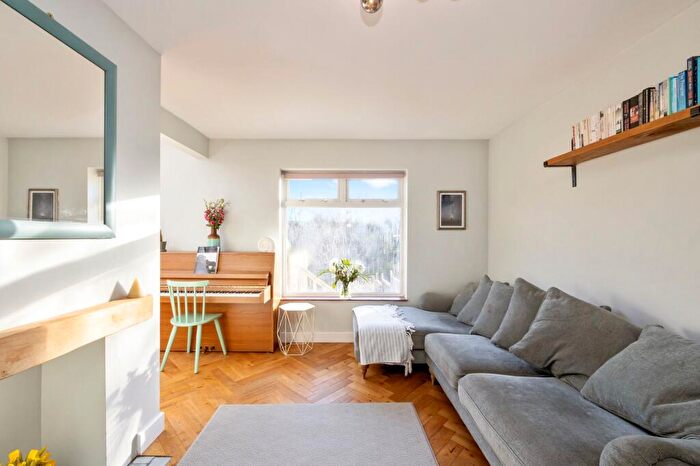 2 Bedroom Terraced House For Sale In Davey Drive, Brighton, BN1