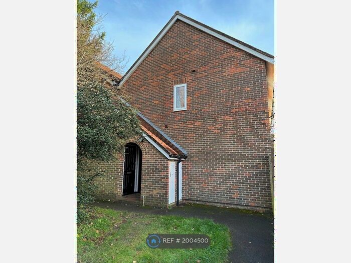 1 Bedroom Maisonette To Rent In Lion Mead, Haslemere, GU27