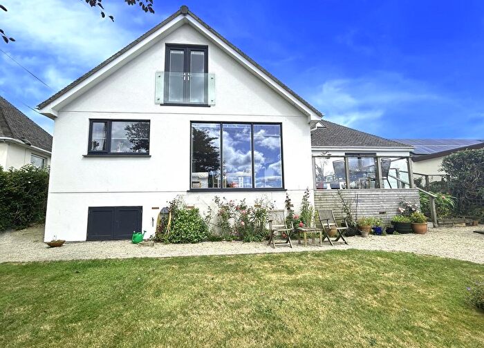 4 Bedroom Detached Bungalow For Sale In Nansloe Close, Helston, TR13