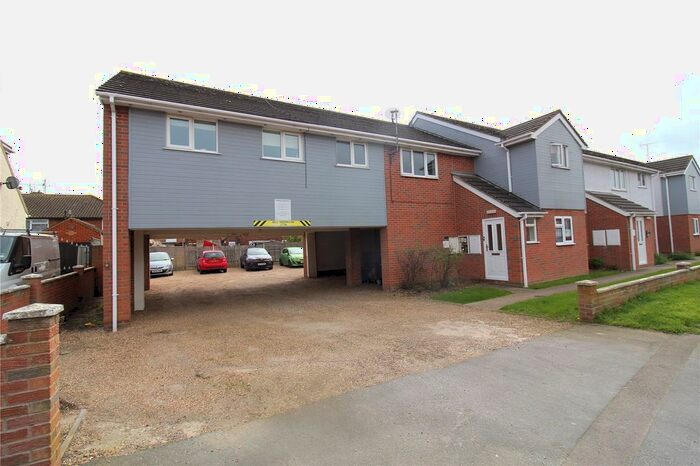 1 Bedroom Flat To Rent In Sutton Court Drive, Rochford, Essex, SS4